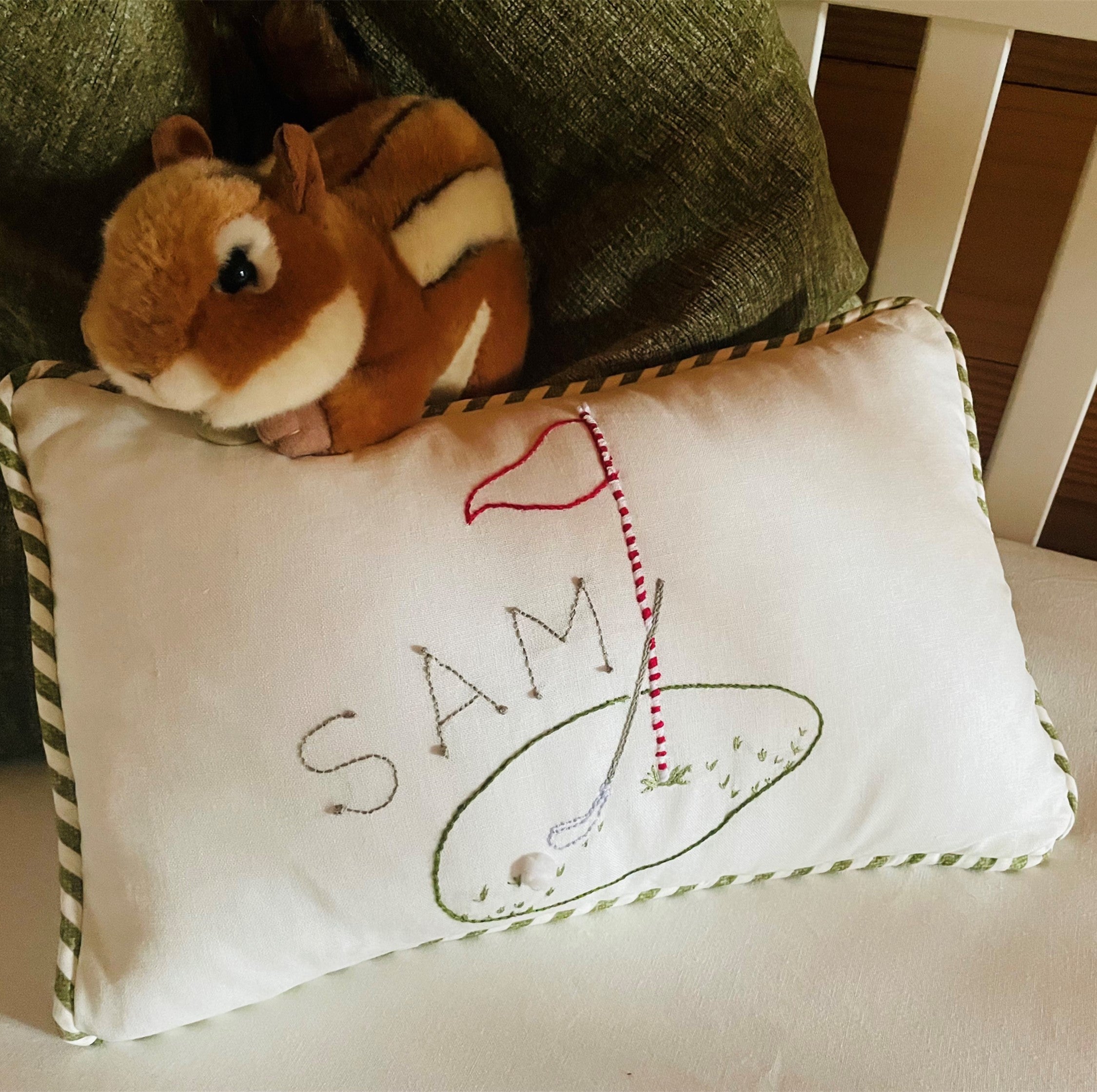 Hand Embroidery pillow offers